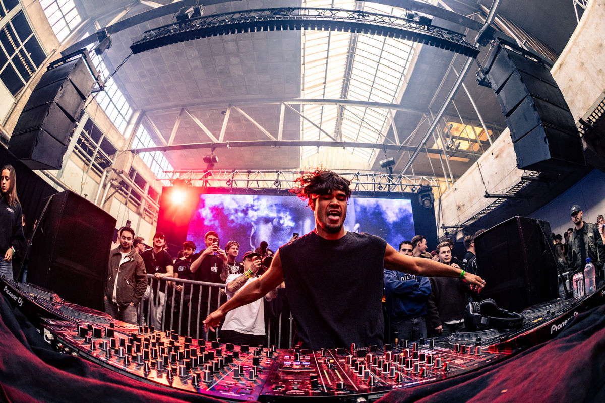 Loading... just a sec